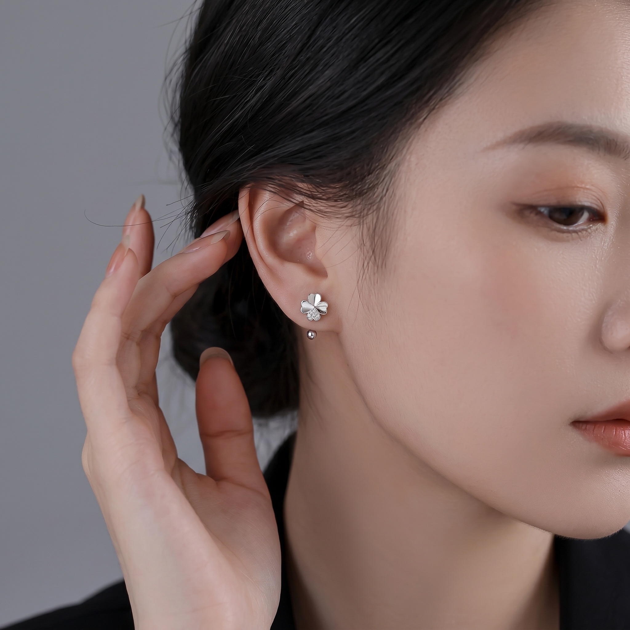 실버 꽃 귀걸이 플라워 큐빅 미니 데일리 여성 포인트 이어링 대표 이미지