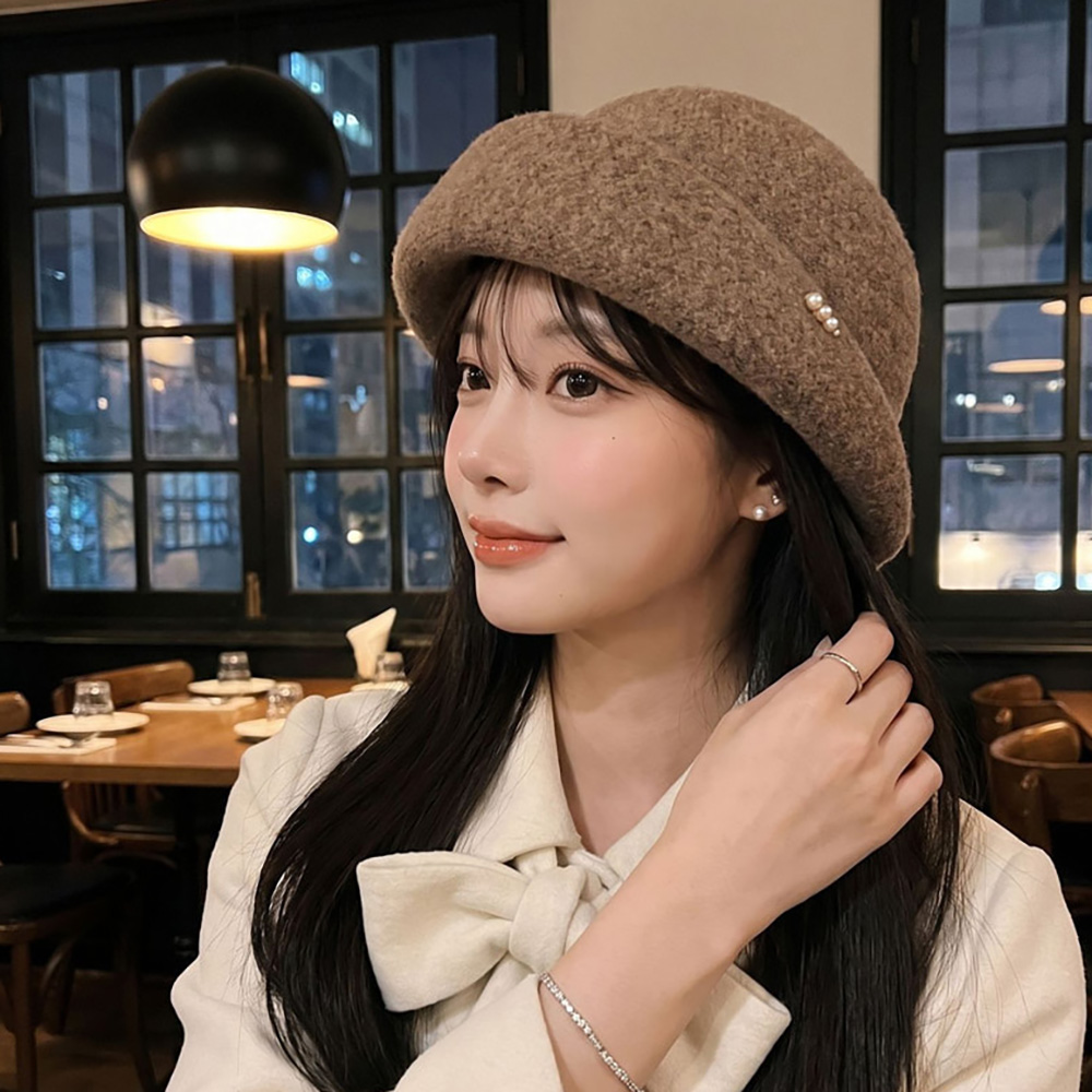 여성 단아한 디자인 진주 장식 포인트 예쁜 모자 원평 페도라 대표 이미지